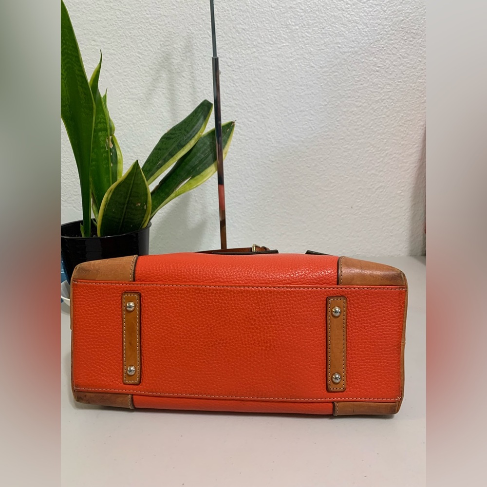 💕👜Dooney & Bourke  1975 Signature Classic Leather Shoulder/Handbag - Picture 6 of 11